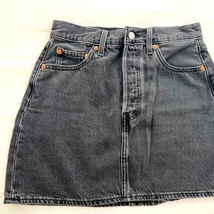 Levi’s Ribcage Highwaisted Skirt